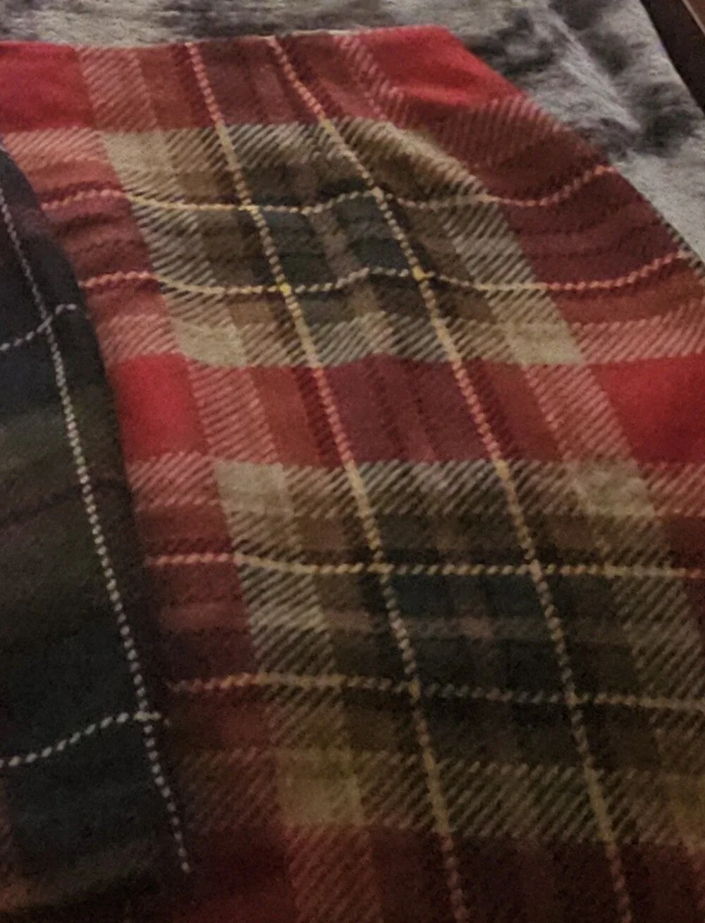 Plaid Wool-Blend Pencil Skirt in Dark Green and Navy And Red